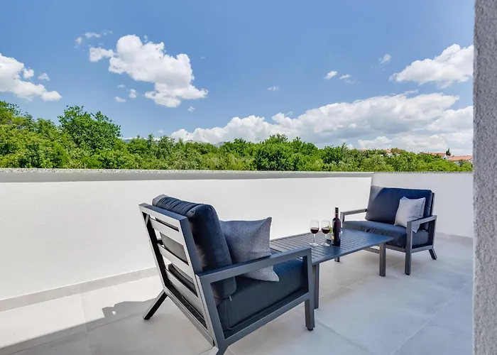 Solis By Interhome Maslenica