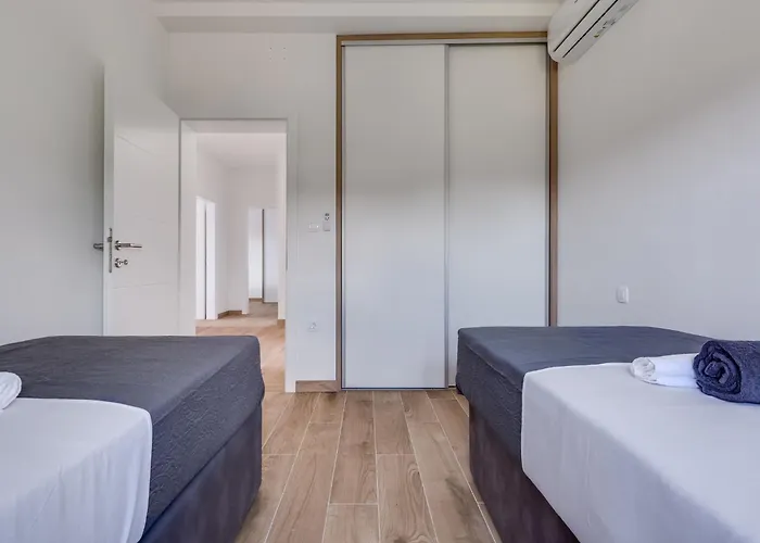 Solis By Interhome Maslenica