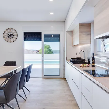 Solis By Interhome * Maslenica