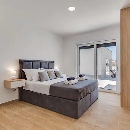 Solis By Interhome Maslenica