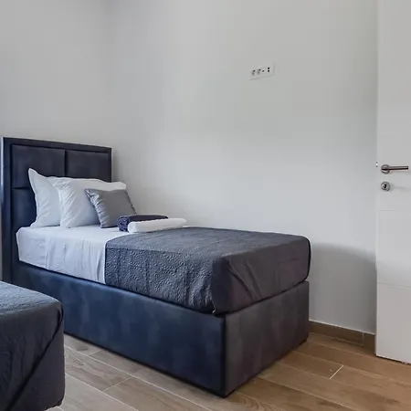 Solis By Interhome Maslenica