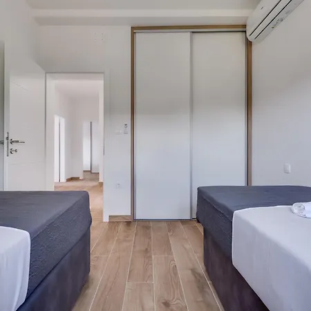 Solis By Interhome Maslenica