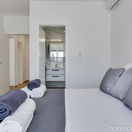 Villa Solis By Interhome Maslenica